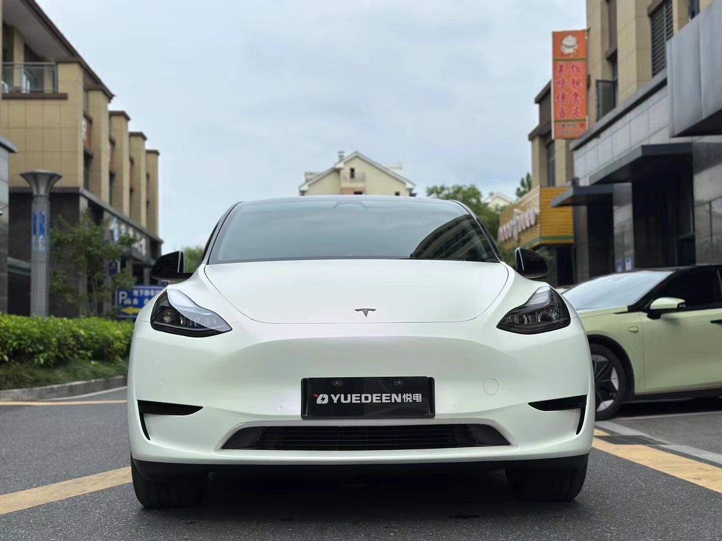 Veintone Matte White to Purple Vinyl Car Wrap