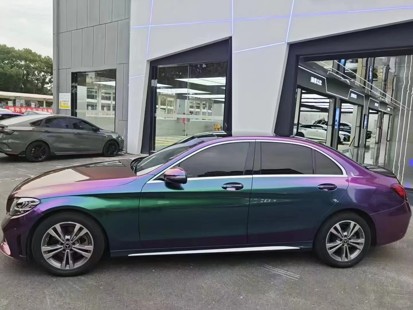 Veintone TPU Chameleon Grass Green Red Car Film PPF