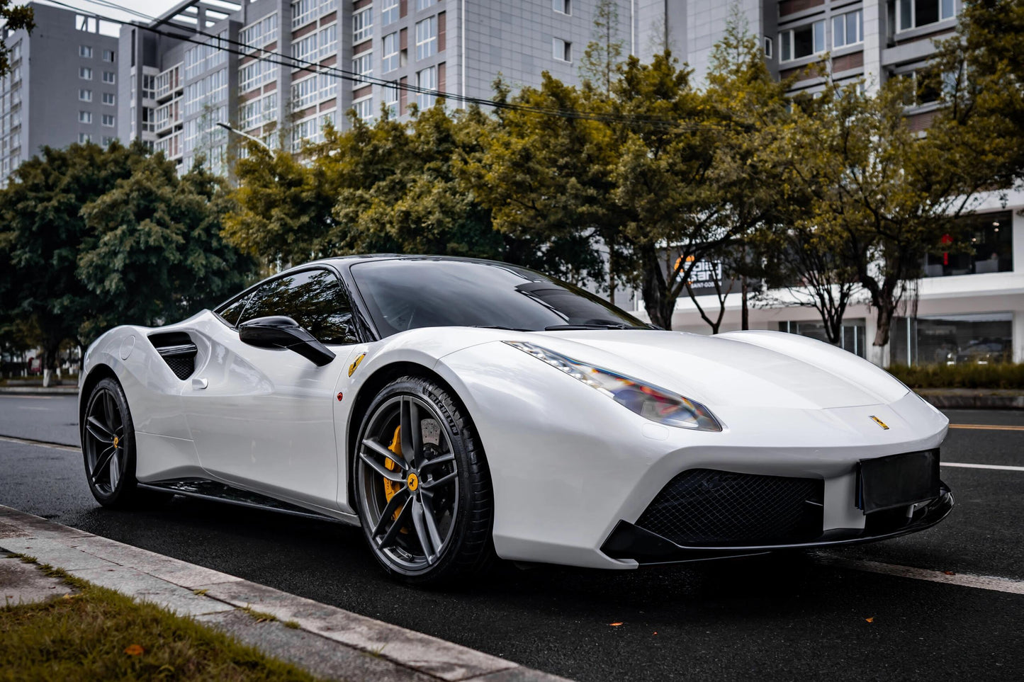 Veintone Metal Paint White Vinyl Car Wrap – Premium Metallic White Finish for a Sleek & Modern Vehicle Look