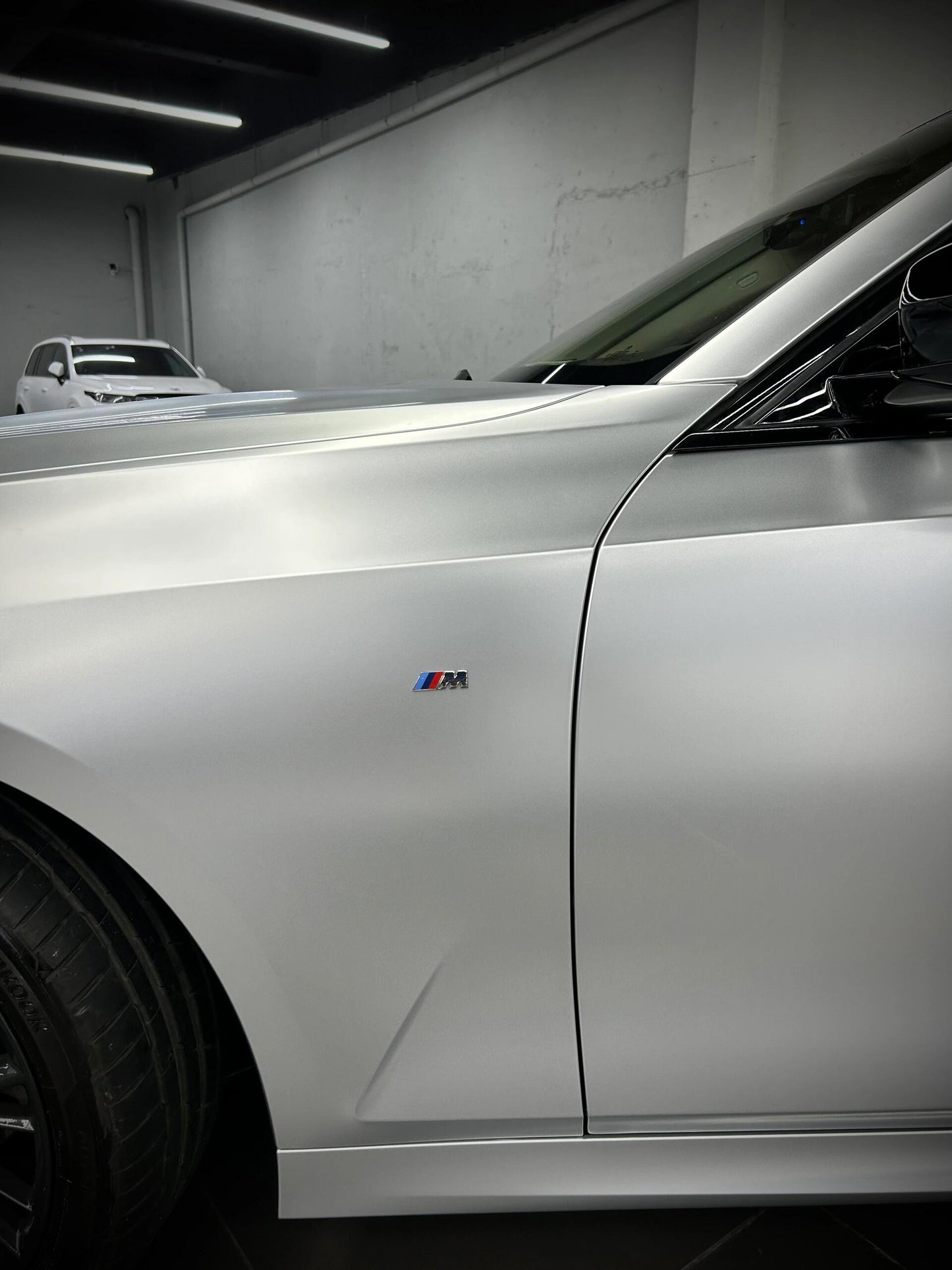 Veintone Pure Metal Silver Vinyl Car Wrap Ultra-Gloss Metallic Silver Wrap for Sleek & Professional Vehicle Finish