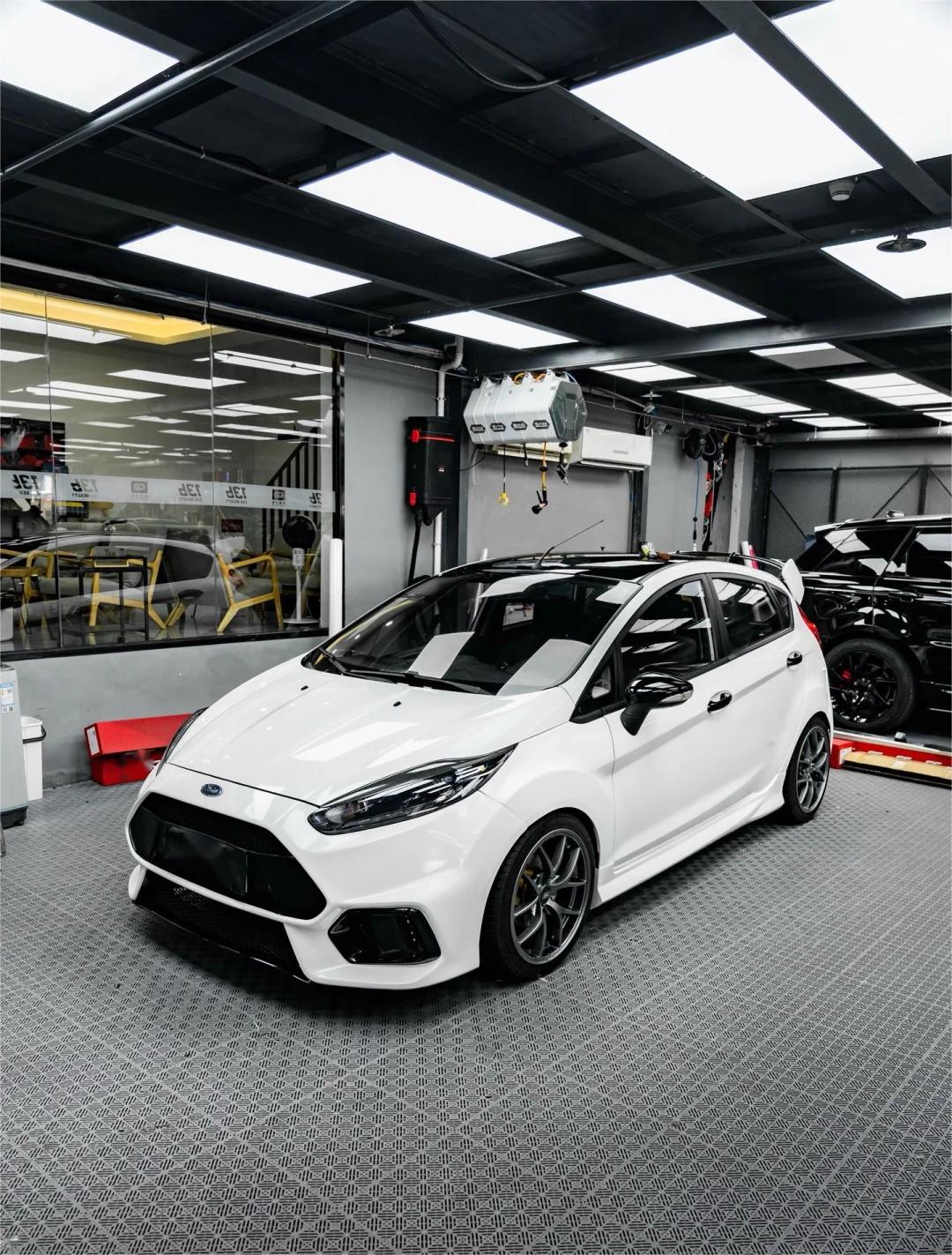 Veintone TPU White Moon Car Wrap