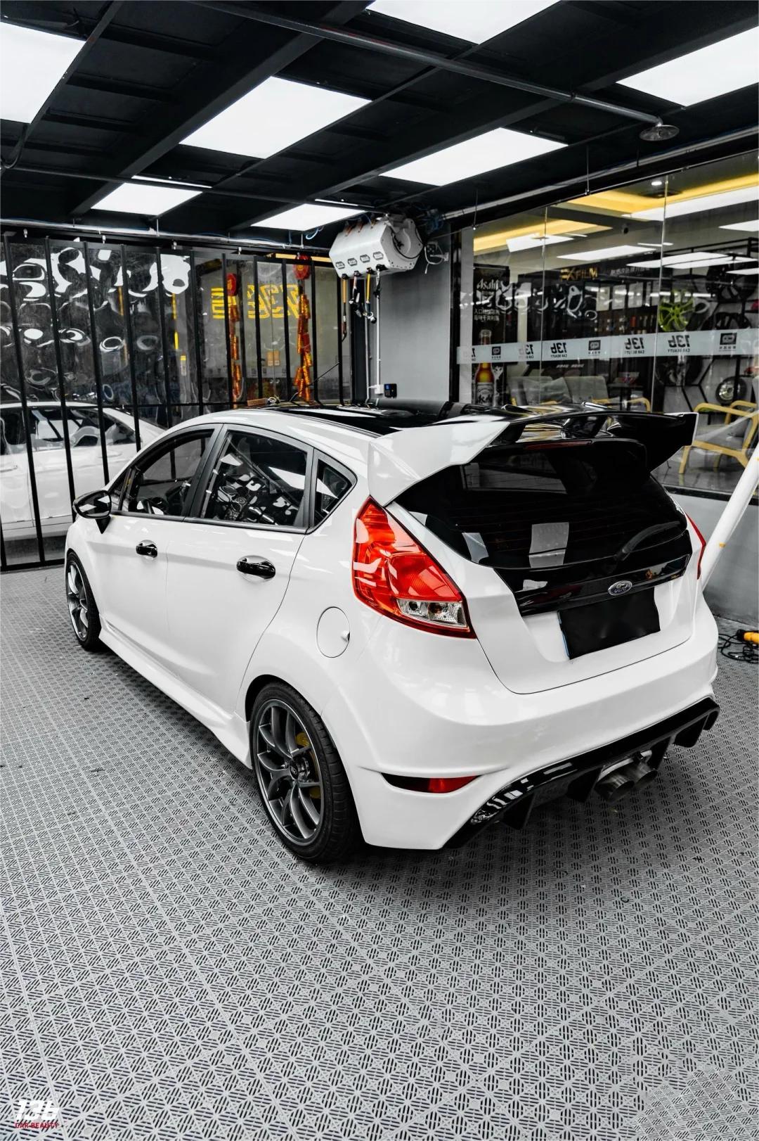 Veintone TPU White Moon Car Wrap