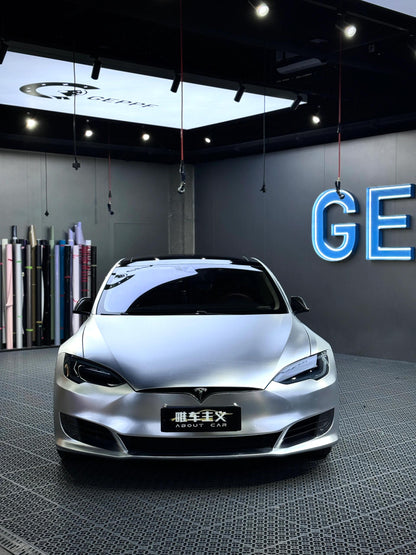 Veintone Chrome Alexander Silver Vinyl Car Wrap – Ultra-Reflective Mirror Chrome Silver Wrap for Show-Stopping Vehicle Styling