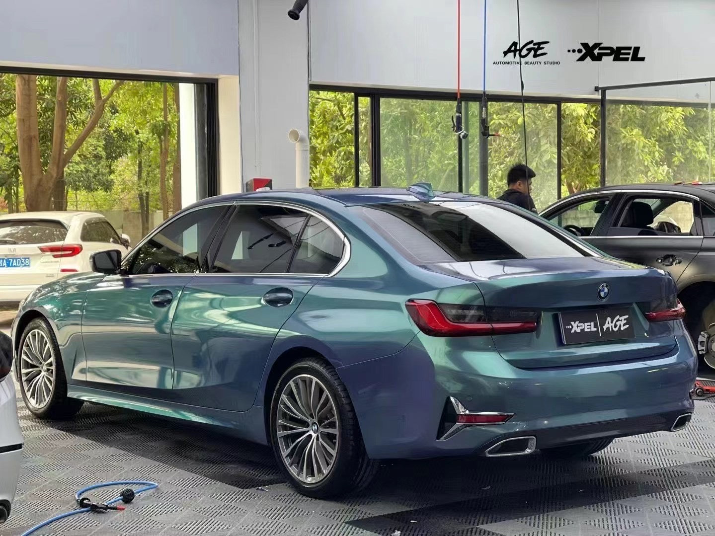 Veintone Magic Color Peacock Green Vinyl Car Wrap Dynamic Color-Shifting Peacock Green Vehicle Film for Stunning Visual Impact